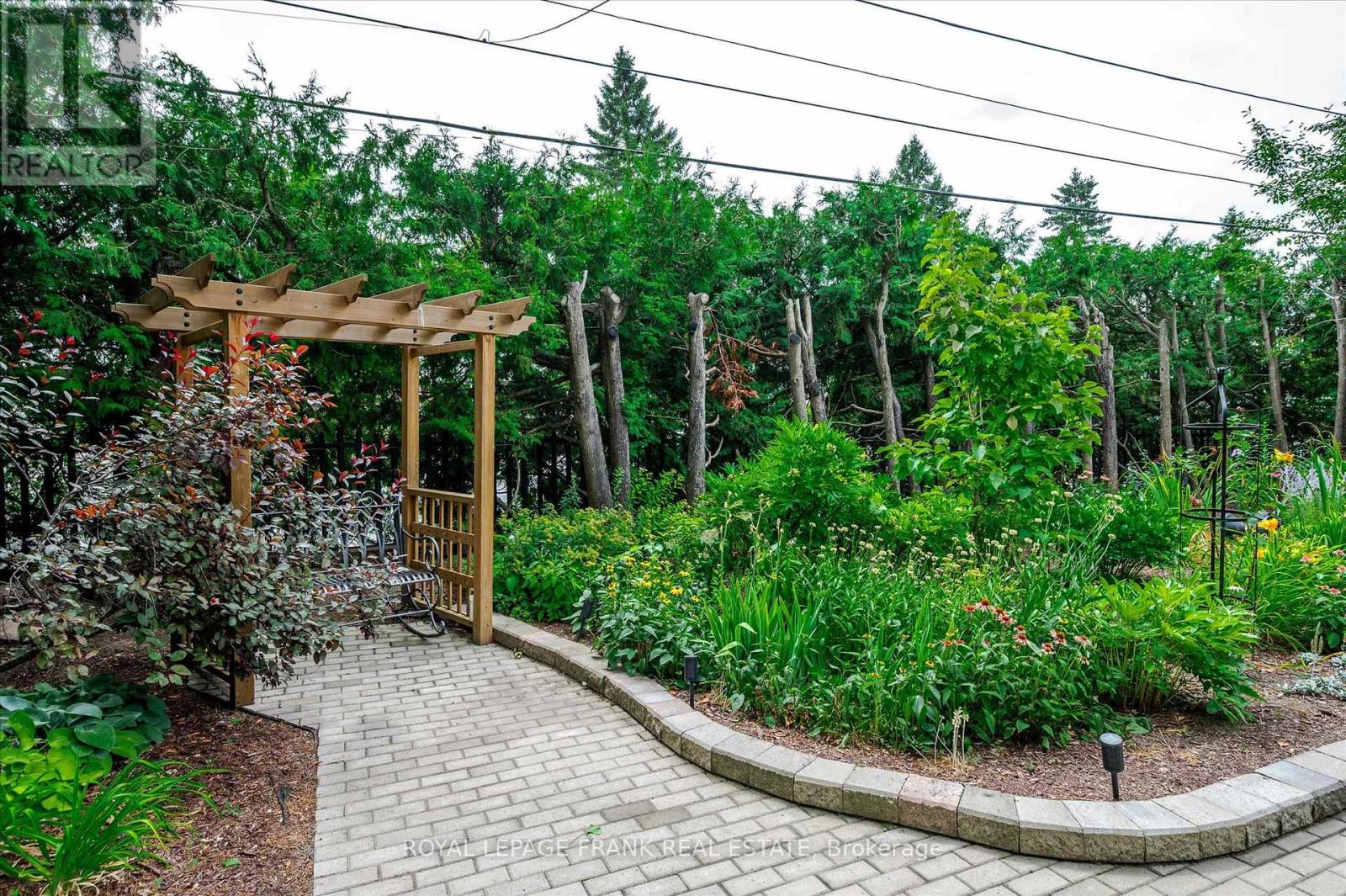 256 Sherin Avenue, Peterborough South (East), Ontario  K9J 1B6 - Photo 4 - X12312338