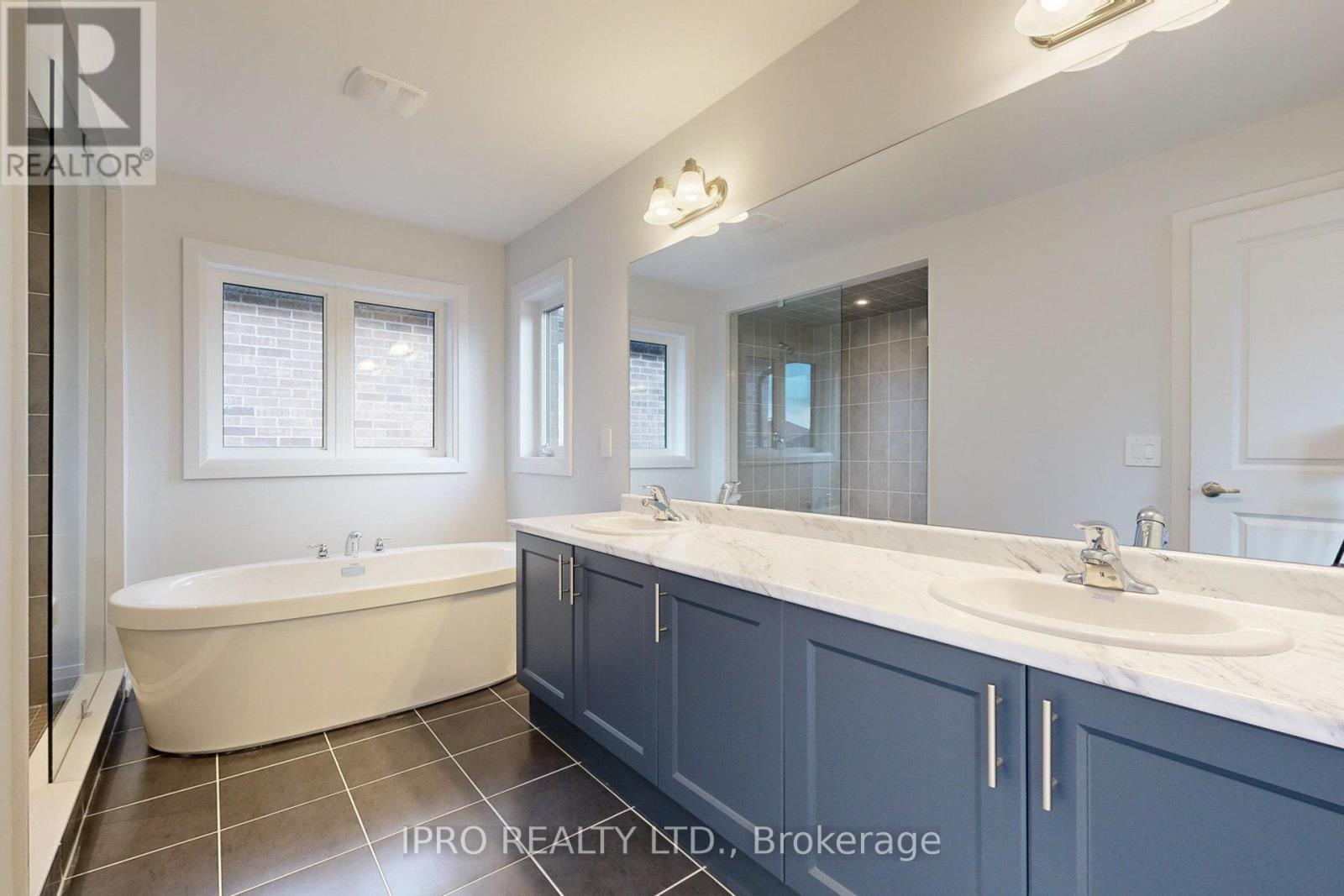47 Corley Street, Kawartha Lakes (Lindsay), Ontario  K9V 6C2 - Photo 34 - X12312342