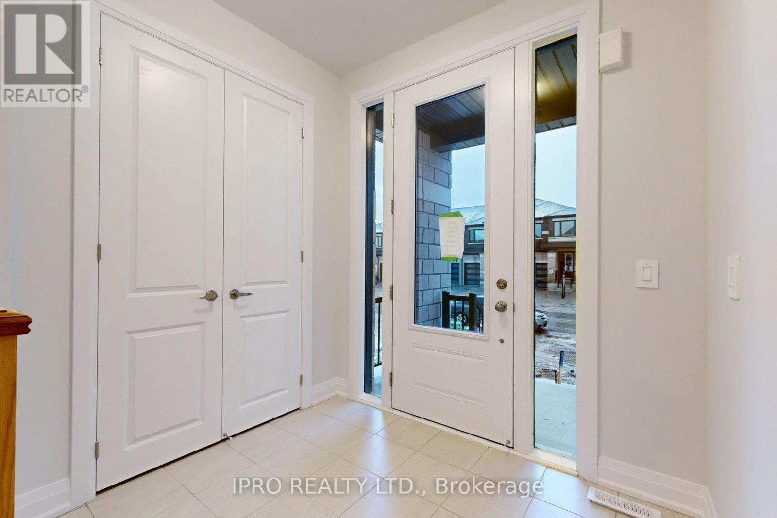 47 Corley Street, Kawartha Lakes (Lindsay), Ontario  K9V 6C2 - Photo 6 - X12312342