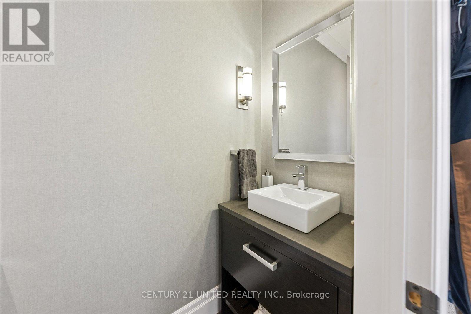 155 - 301 Carnegie Avenue, Peterborough North (University Heights), Ontario  K9J 6Y8 - Photo 25 - X12312418