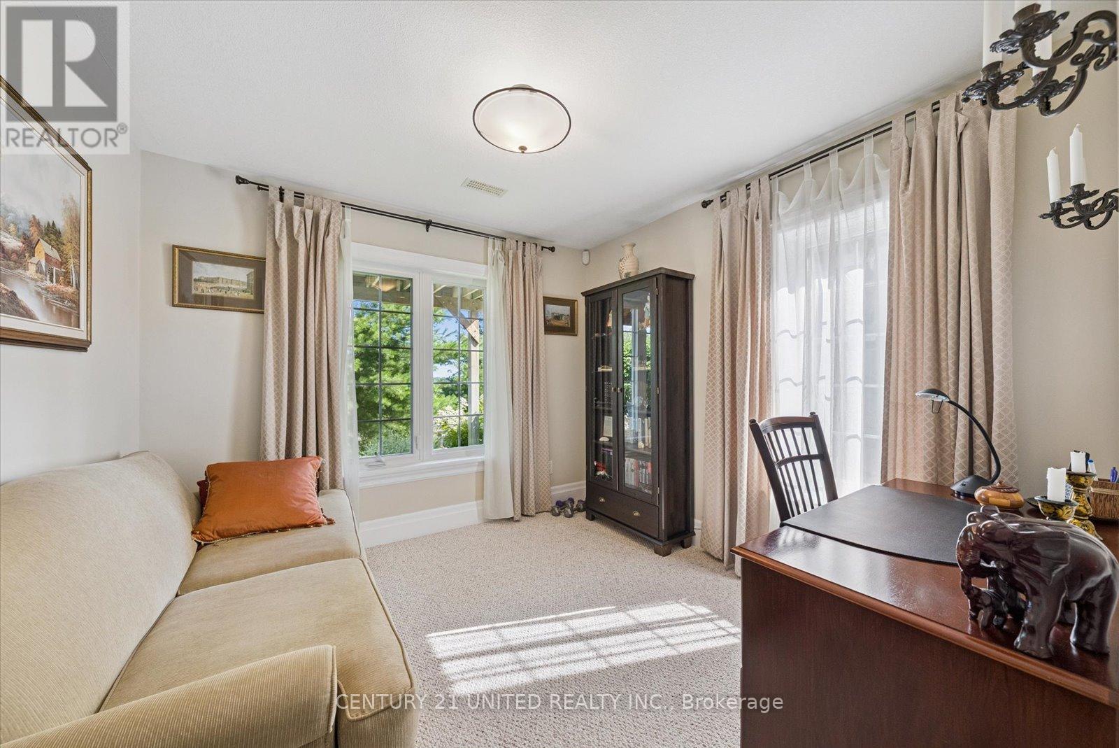 155 - 301 Carnegie Avenue, Peterborough North (University Heights), Ontario  K9J 6Y8 - Photo 37 - X12312418