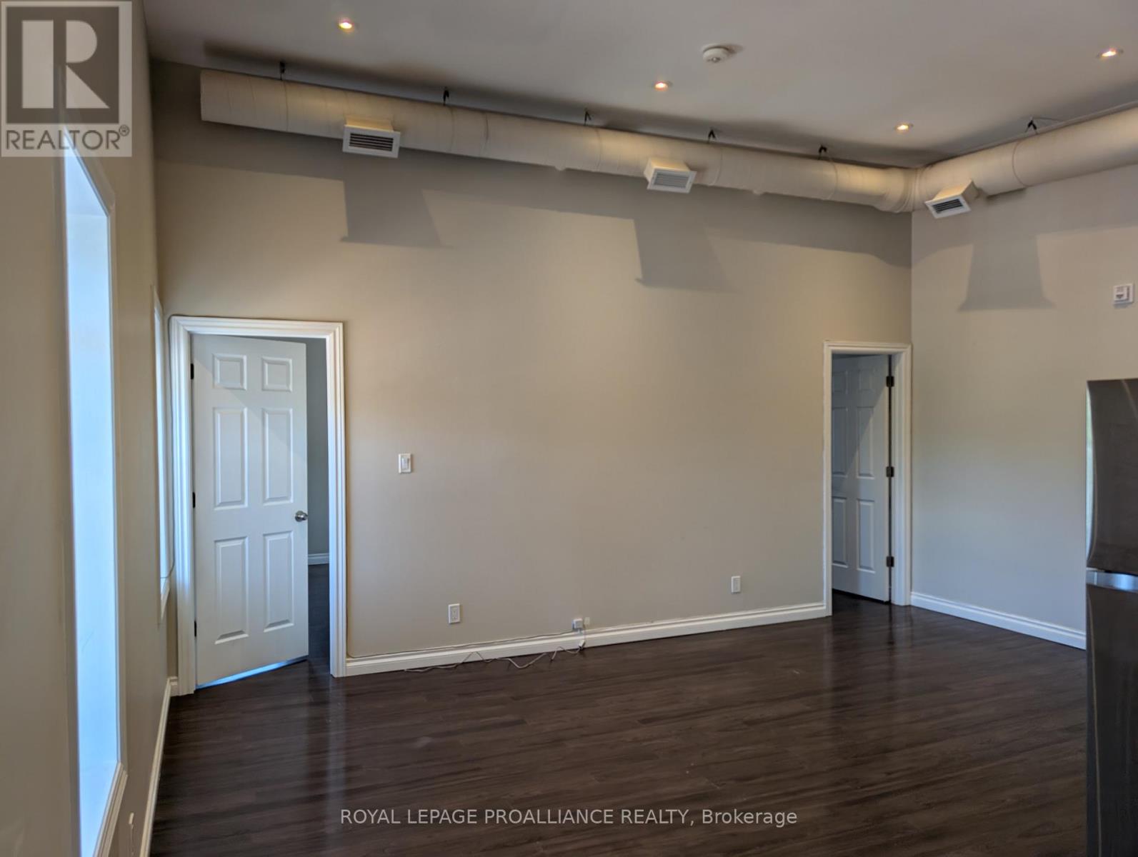 2b - 44 King Street E, Cavan Monaghan (Millbrook Village), Ontario  L0A 1G0 - Photo 3 - X12312558