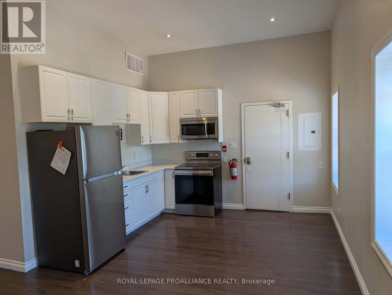 2b - 44 King Street E, Cavan Monaghan (Millbrook Village), Ontario  L0A 1G0 - Photo 5 - X12312558