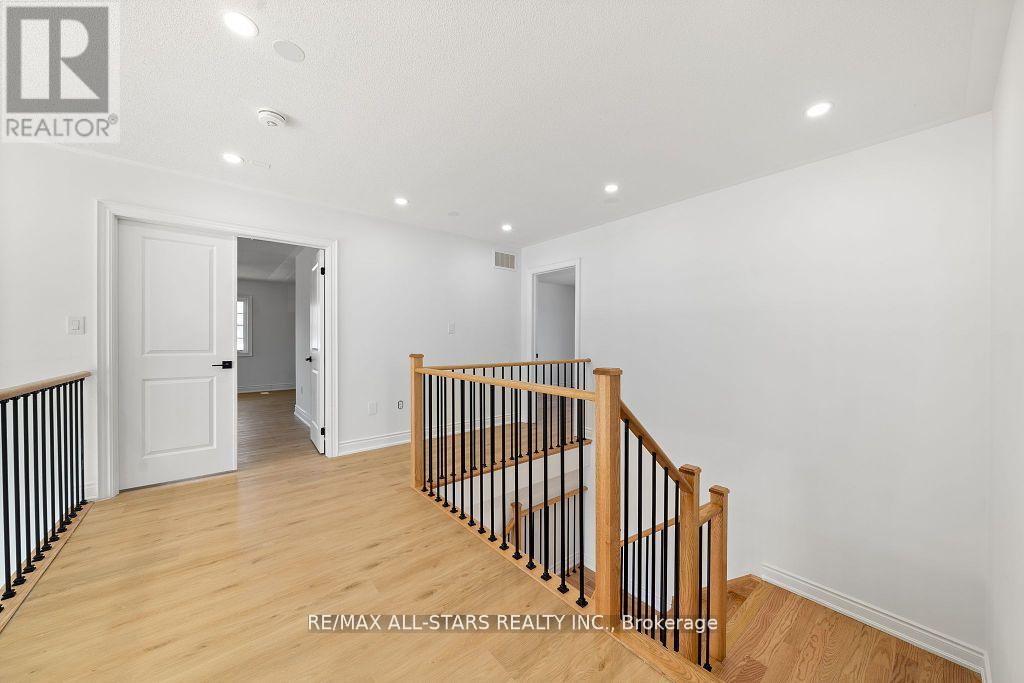 92 Hennessey Crescent, Kawartha Lakes (Lindsay), Ontario  K9V 1P4 - Photo 19 - X12312603