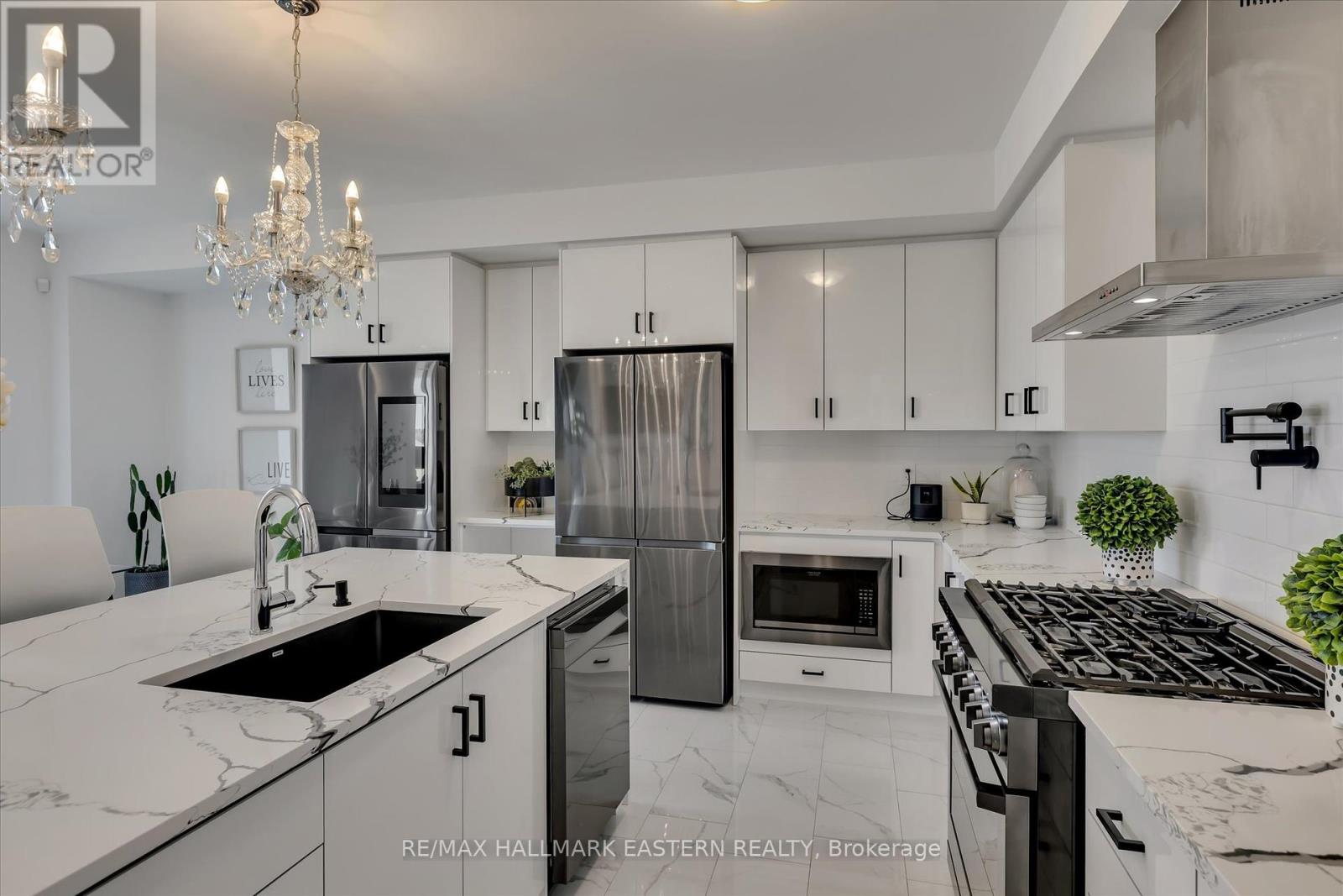 118 Whitehand Drive, Clarington (Newcastle), Ontario  L1B 0W1 - Photo 13 - E12312673