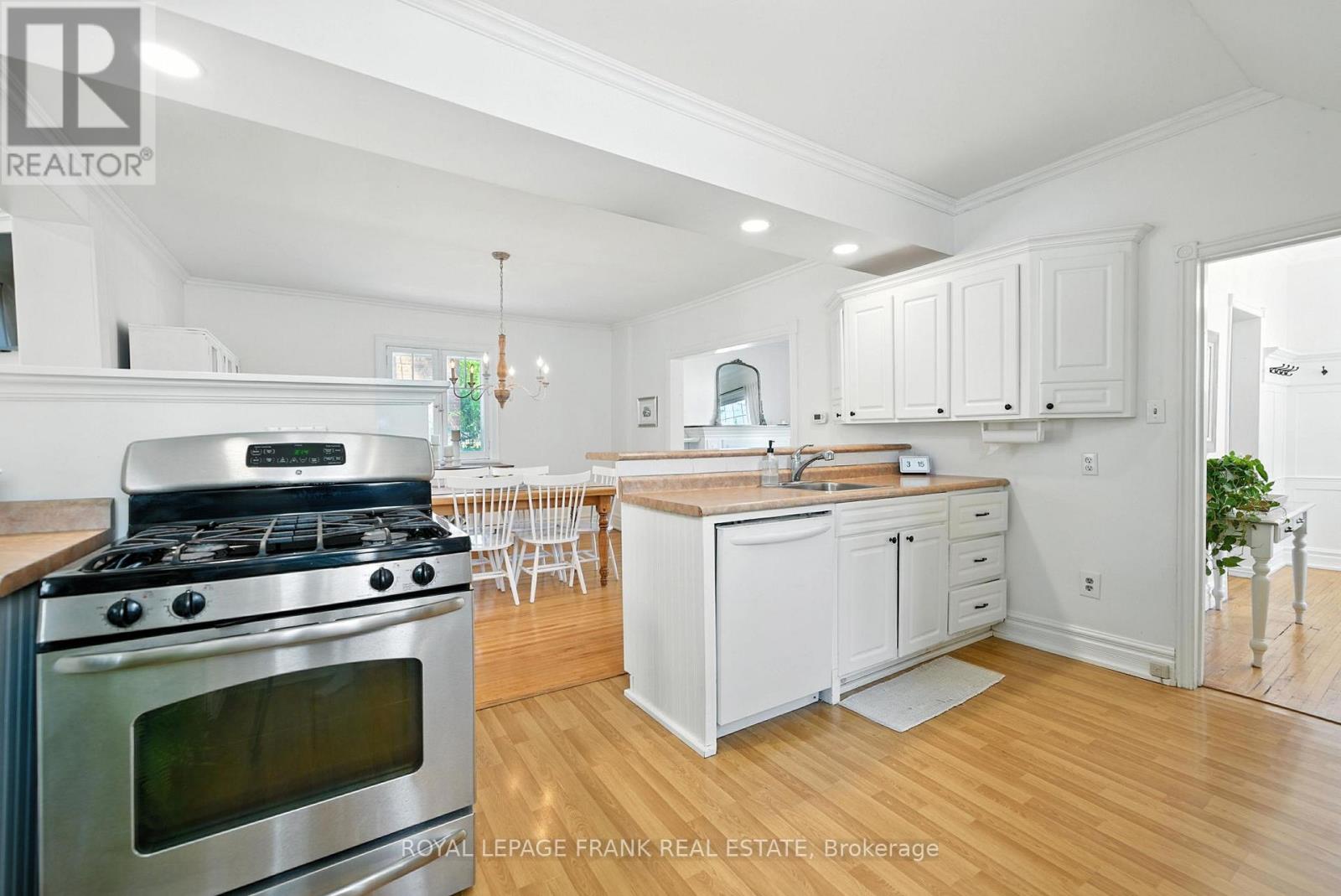 41 Sussex Street N, Kawartha Lakes (Lindsay), Ontario  K9V 4H6 - Photo 12 - X12312954
