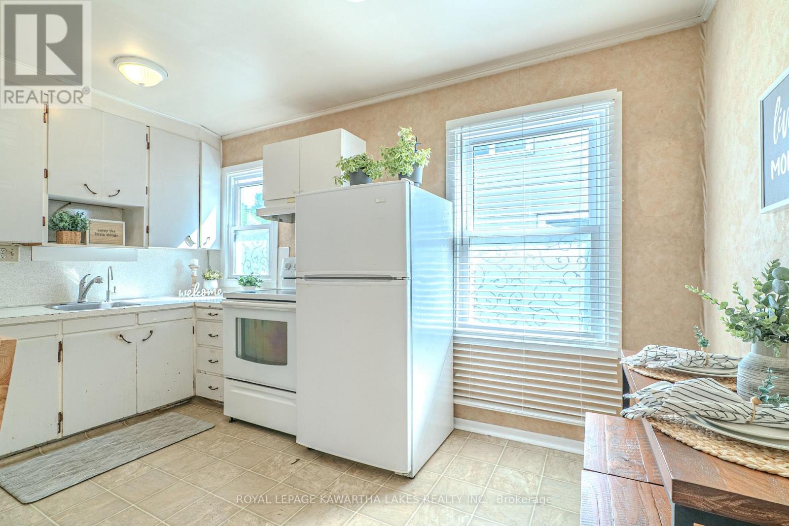 28 Pottinger Street, Kawartha Lakes (Lindsay), Ontario  K9V 3X4 - Photo 11 - X12312972