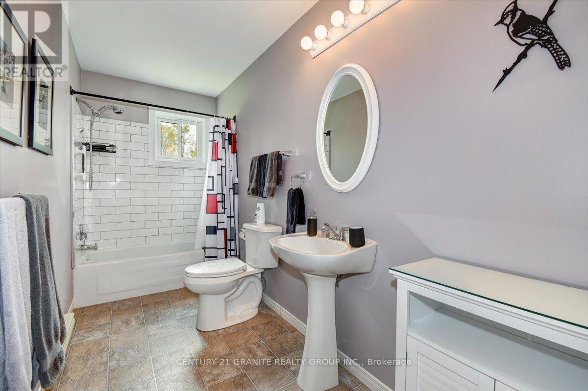 1115a Steenburg Lake North Road, Limerick, Ontario  K0L 1W0 - Photo 24 - X12313148
