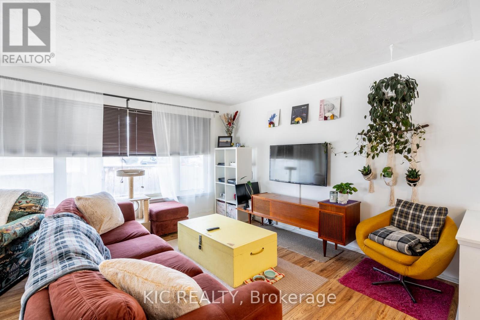 196 Hunter Street E, Peterborough East (Central), Ontario  K9H 1G8 - Photo 3 - X12313205