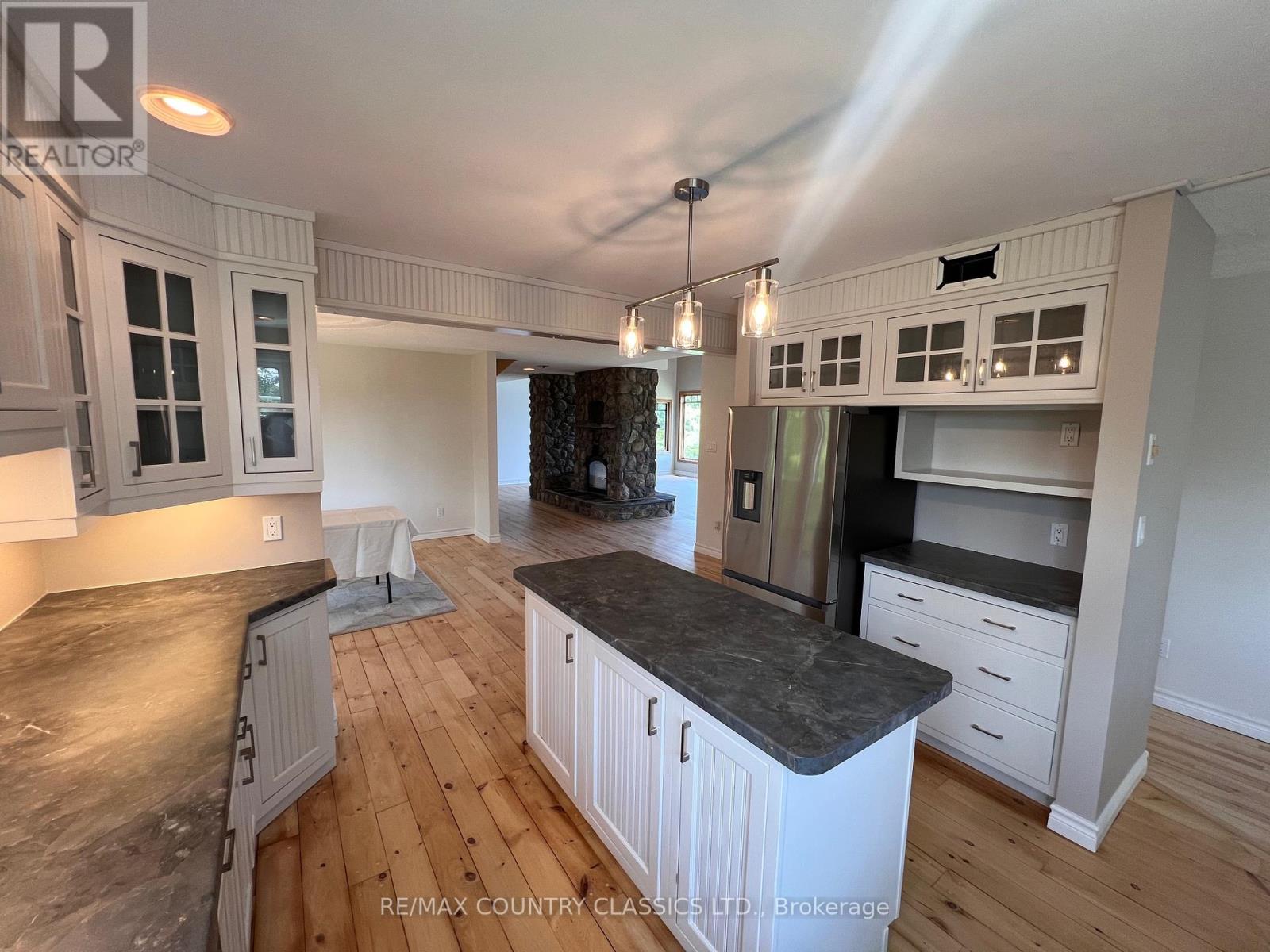 200 Hysert Road, Bancroft (Dungannon Ward), Ontario  K0L 1C0 - Photo 10 - X12313463