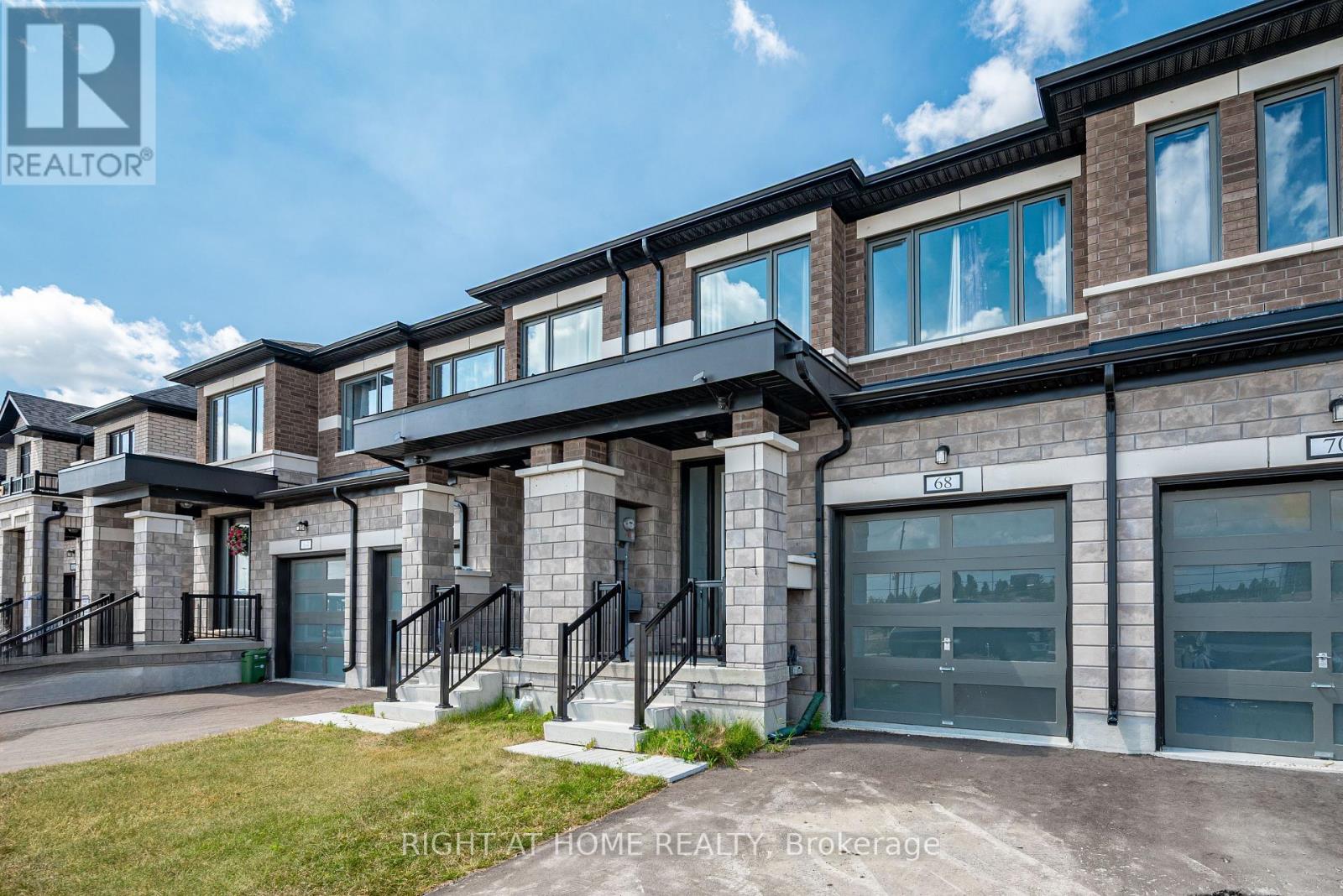 68 Corley Street, Kawartha Lakes (Lindsay), Ontario  K9V 6K2 - Photo 2 - X12313367
