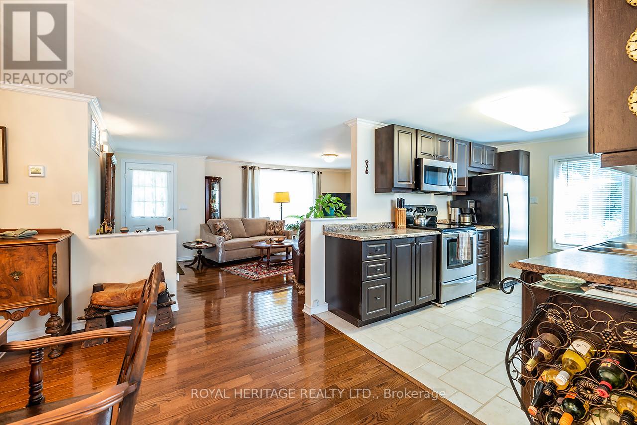 38 Bluffs Road E, Clarington (Newcastle), Ontario  L1B 1A3 - Photo 13 - E12313681