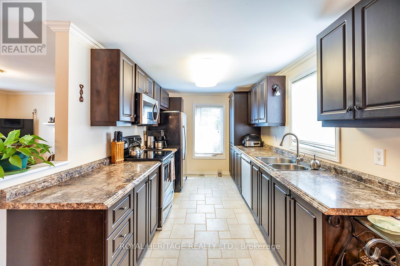 38 Bluffs Road E, Clarington (Newcastle), Ontario  L1B 1A3 - Photo 14 - E12313681