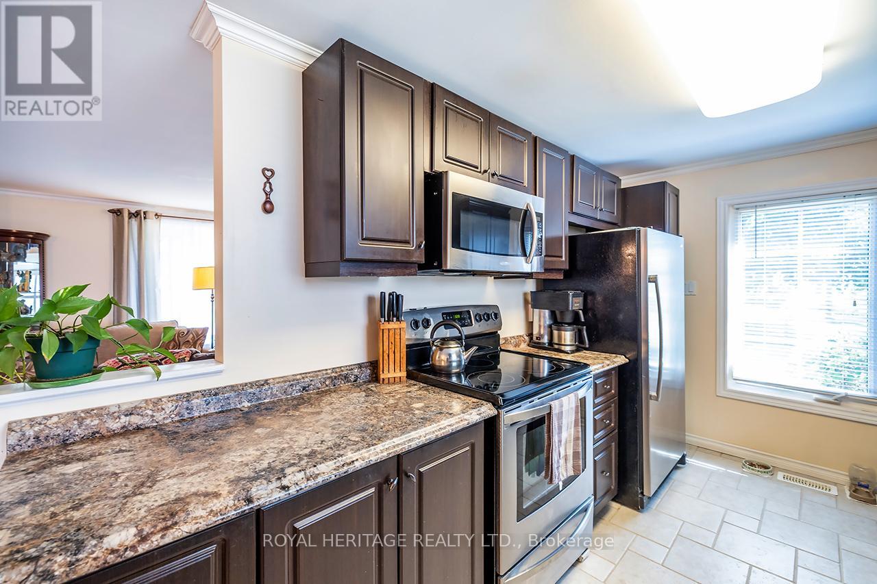 38 Bluffs Road E, Clarington (Newcastle), Ontario  L1B 1A3 - Photo 16 - E12313681