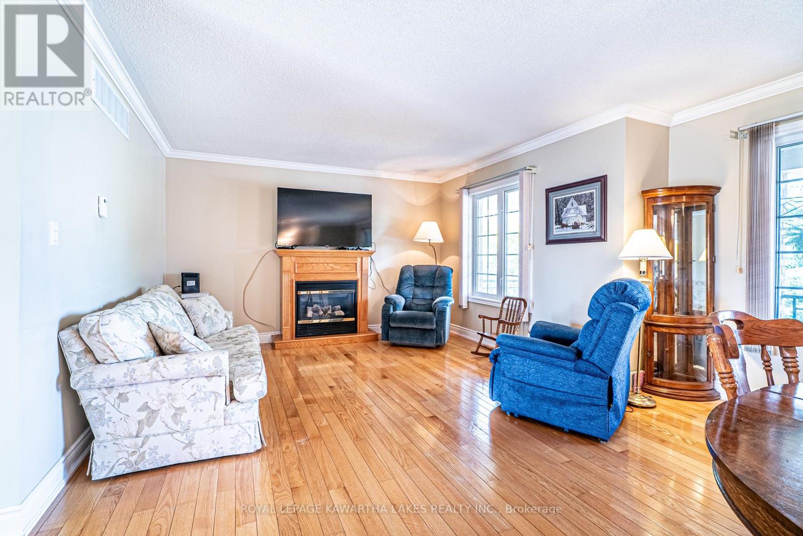 55 Eakins Court, Kawartha Lakes (Lindsay), Ontario  K9V 6J9 - Photo 11 - X12314738