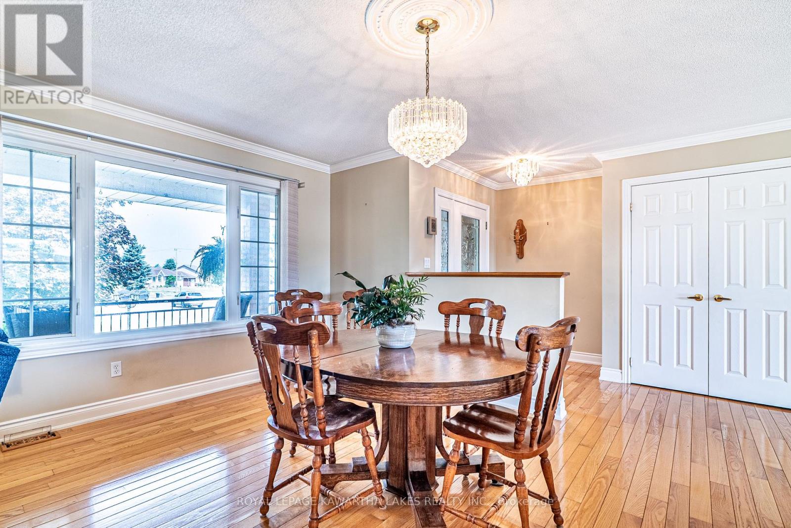 55 Eakins Court, Kawartha Lakes (Lindsay), Ontario  K9V 6J9 - Photo 13 - X12314738