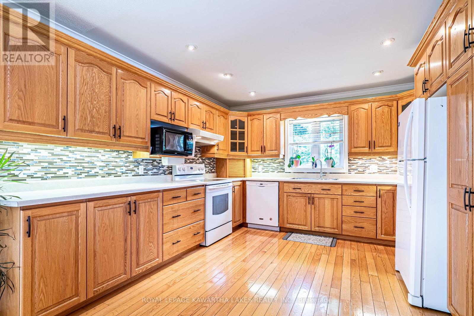 55 Eakins Court, Kawartha Lakes (Lindsay), Ontario  K9V 6J9 - Photo 15 - X12314738