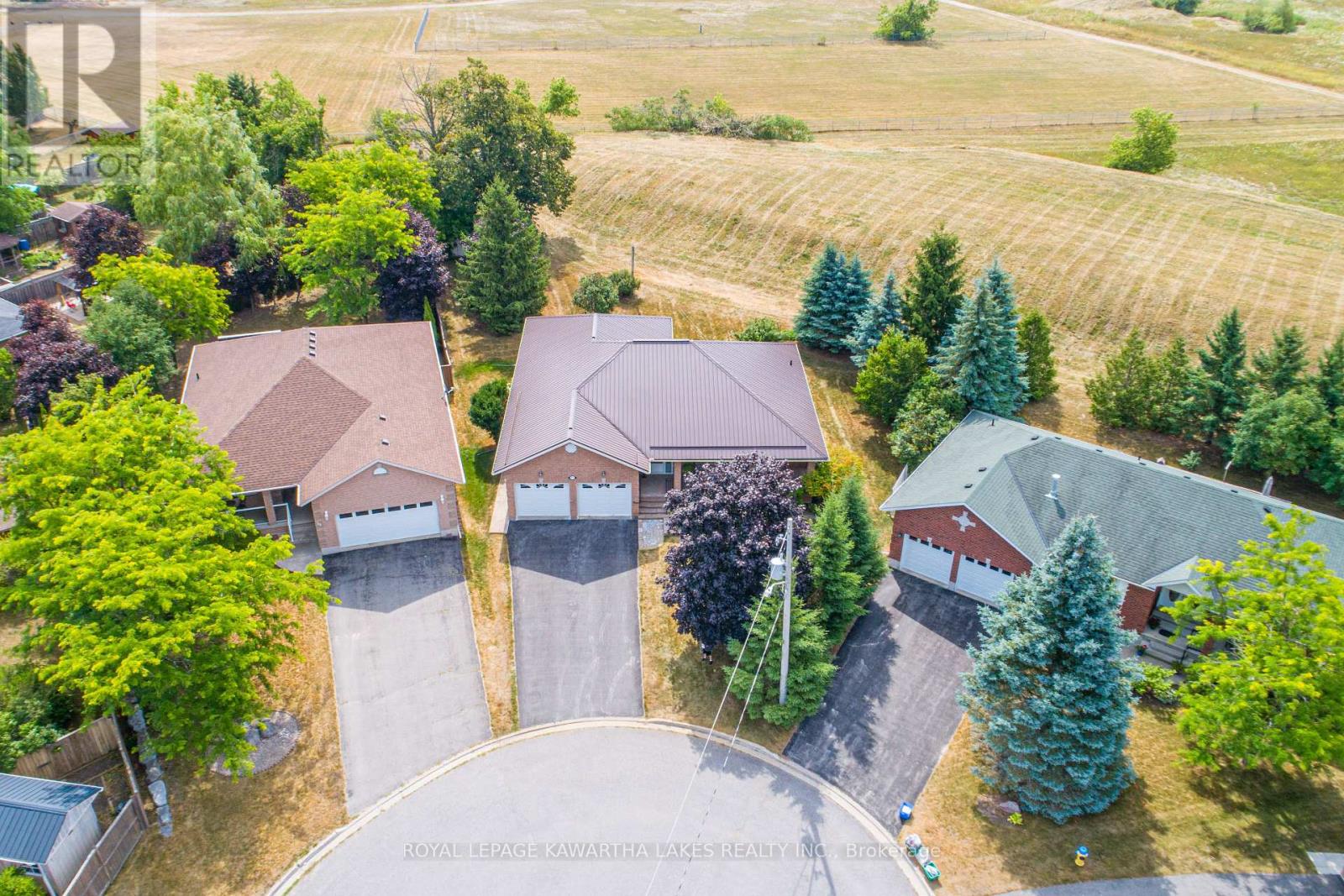 55 Eakins Court, Kawartha Lakes (Lindsay), Ontario  K9V 6J9 - Photo 3 - X12314738