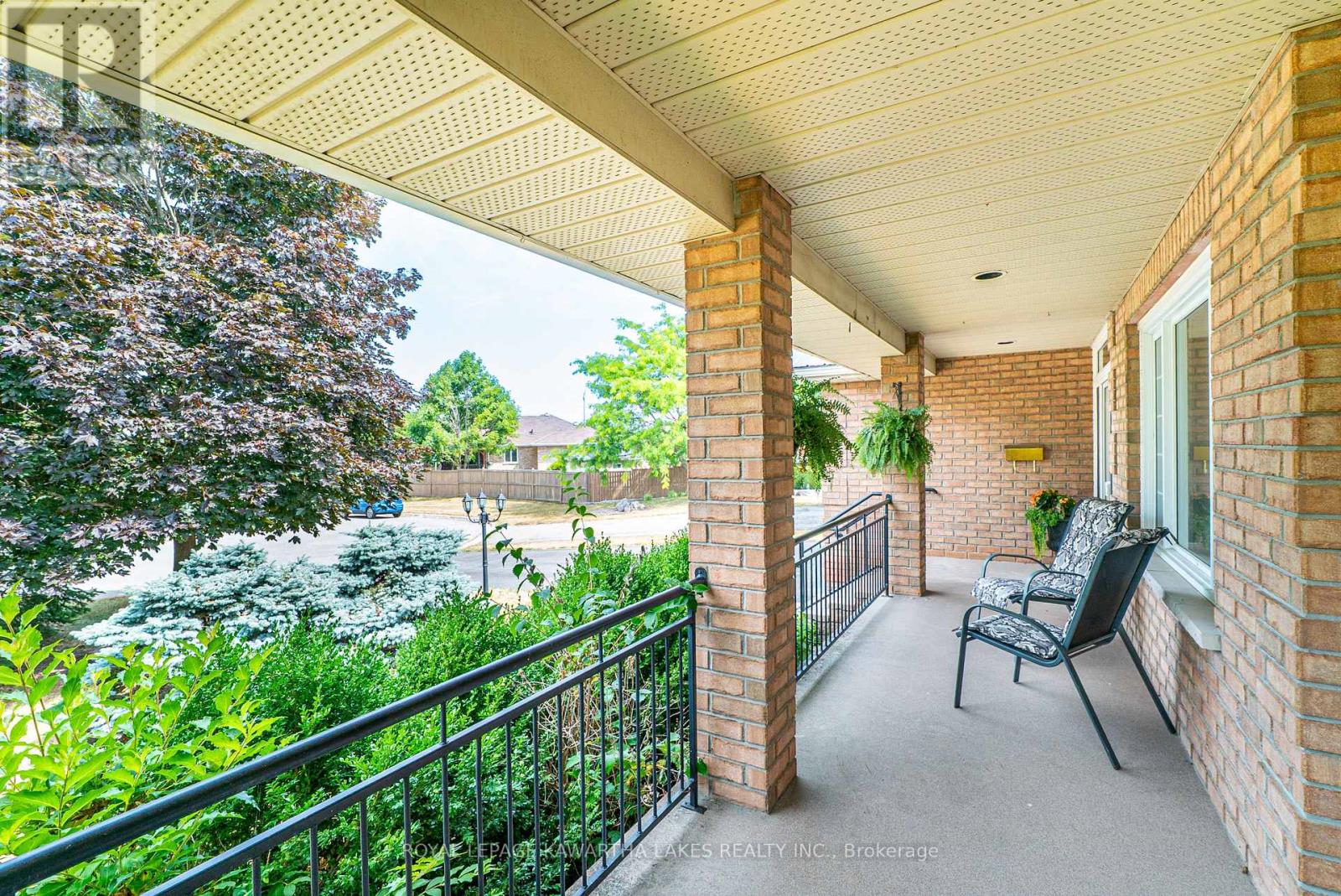 55 Eakins Court, Kawartha Lakes (Lindsay), Ontario  K9V 6J9 - Photo 8 - X12314738