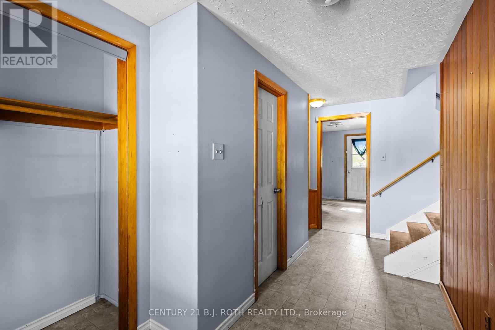 15 Cartier Court, Peterborough North (Central), Ontario  K9H 6S5 - Photo 4 - X12314720