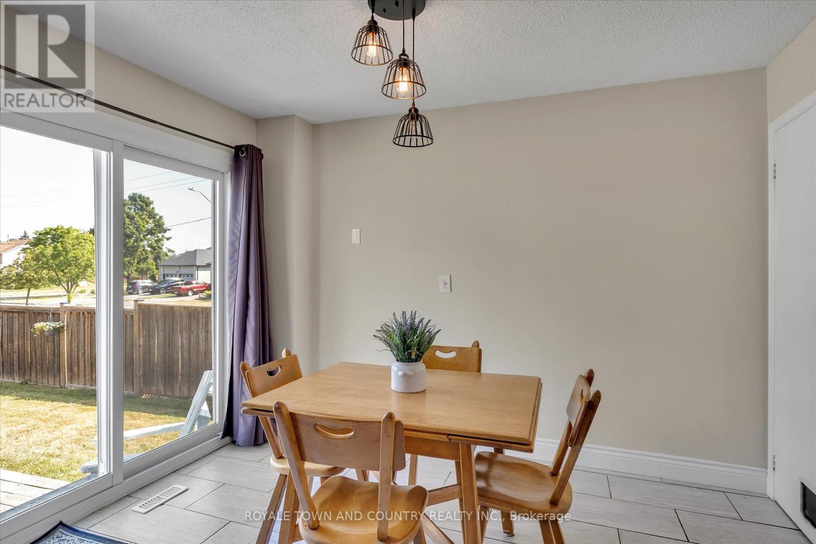 88 Eglington Street, Kawartha Lakes (Lindsay), Ontario  K9V 6B6 - Photo 12 - X12314890
