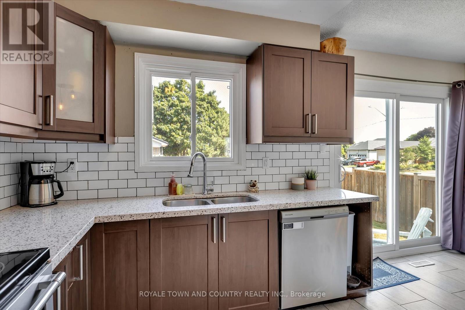88 Eglington Street, Kawartha Lakes (Lindsay), Ontario  K9V 6B6 - Photo 16 - X12314890