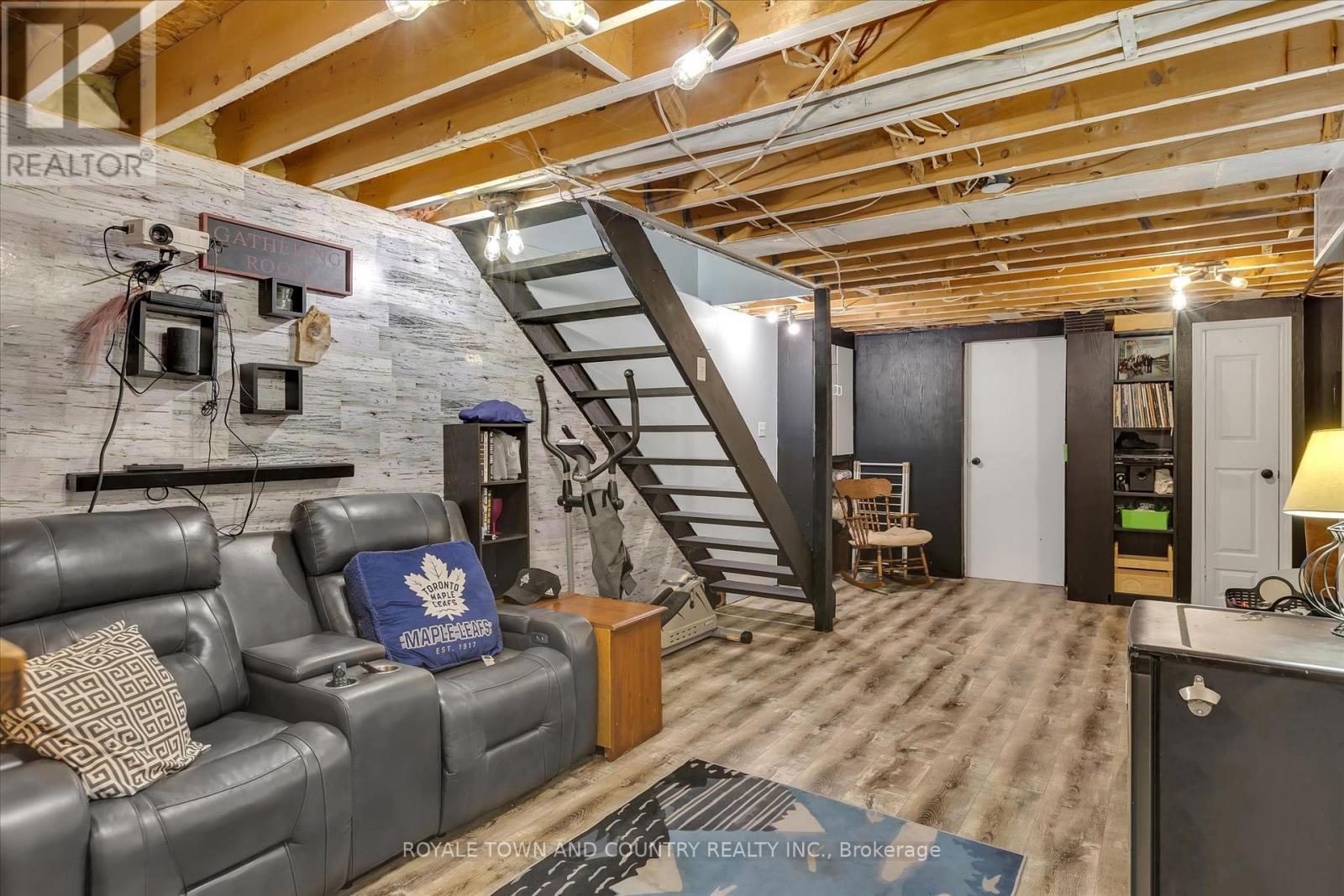 88 Eglington Street, Kawartha Lakes (Lindsay), Ontario  K9V 6B6 - Photo 28 - X12314890