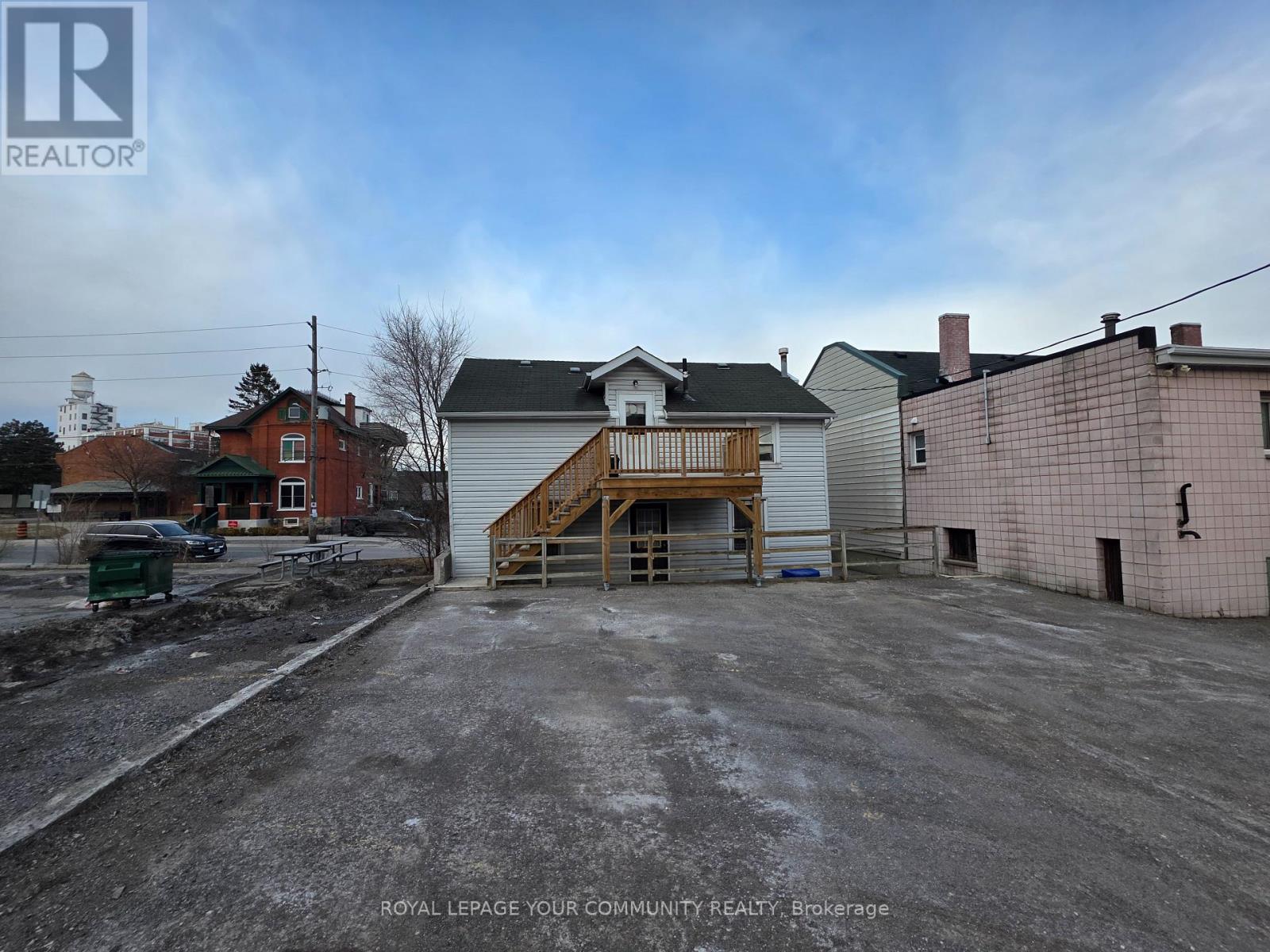 381 Queen Street, Peterborough Central (North), Ontario  K9H 3J7 - Photo 2 - X12315263