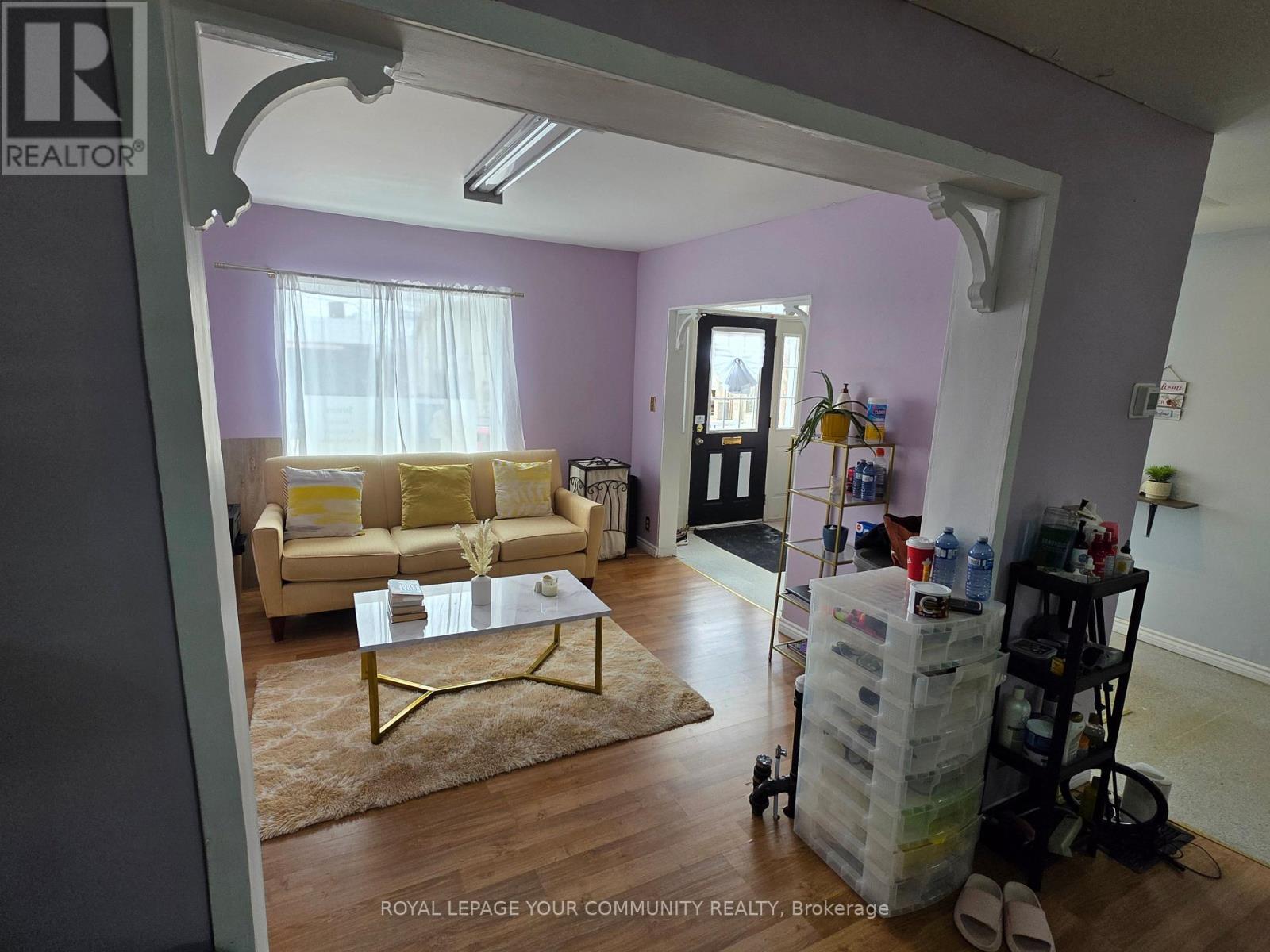 381 Queen Street, Peterborough Central (North), Ontario  K9H 3J7 - Photo 6 - X12315263