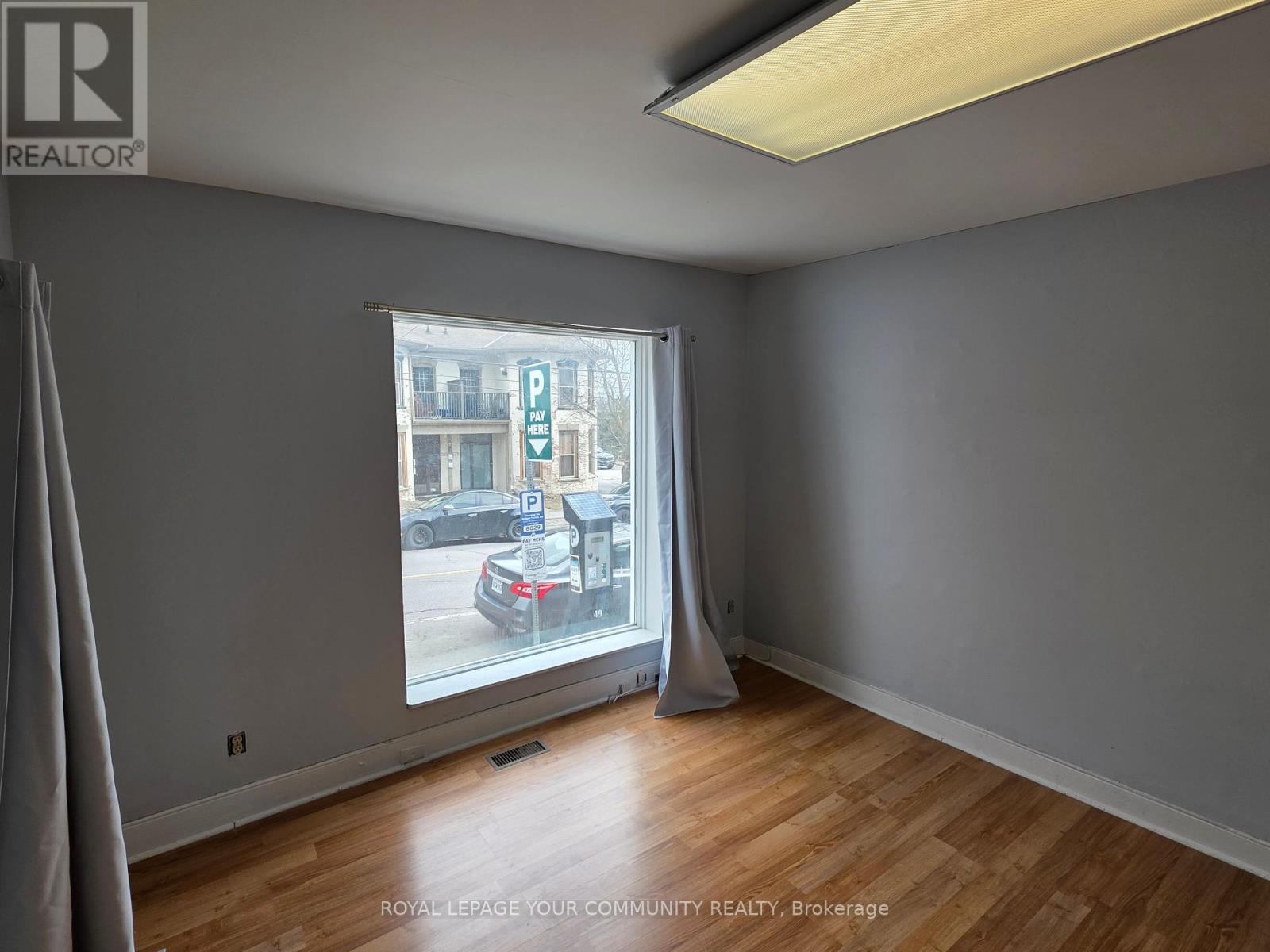 381 Queen Street, Peterborough Central (North), Ontario  K9H 3J7 - Photo 7 - X12315263