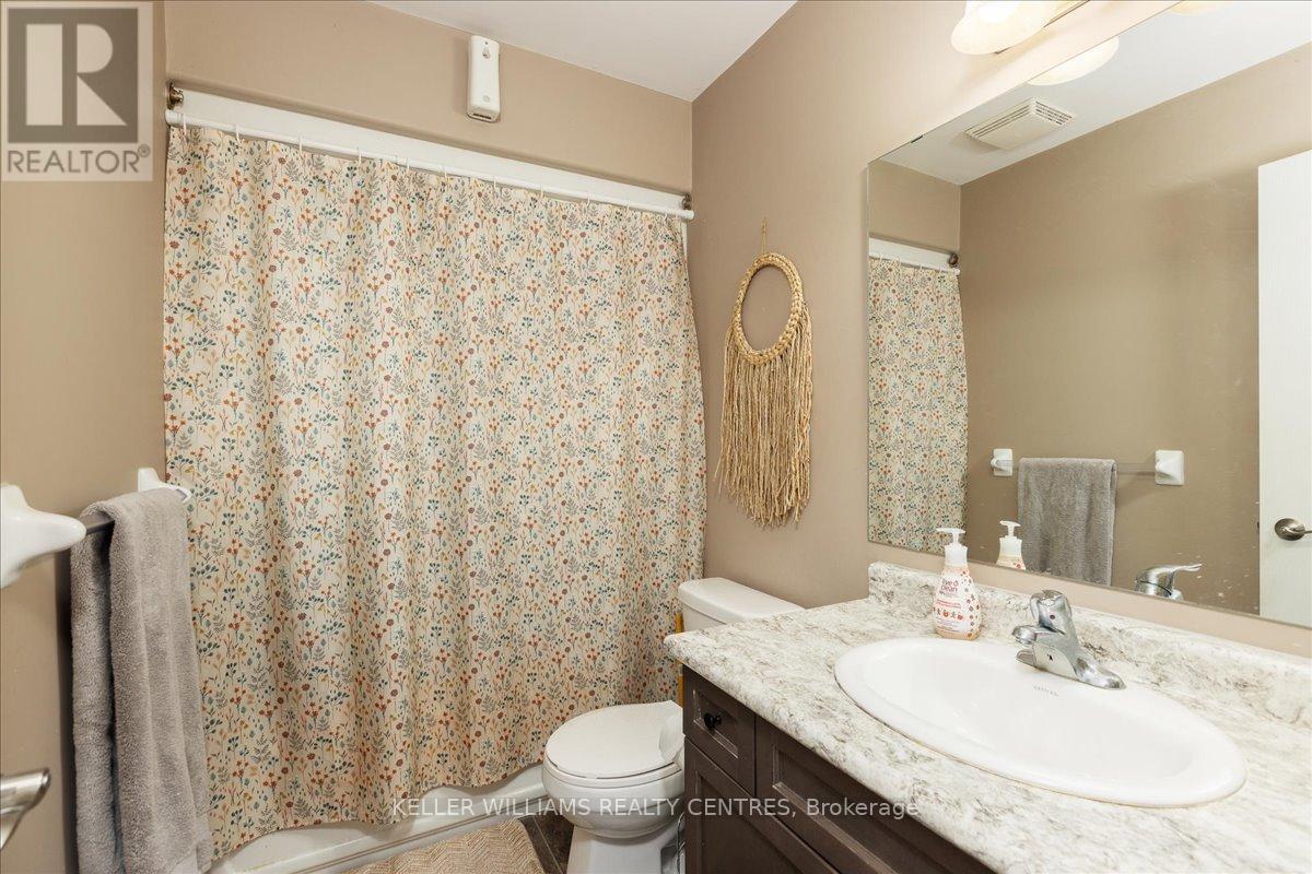 31 Durham Street E, Kawartha Lakes (Lindsay), Ontario  K9V 1W9 - Photo 12 - X12315373