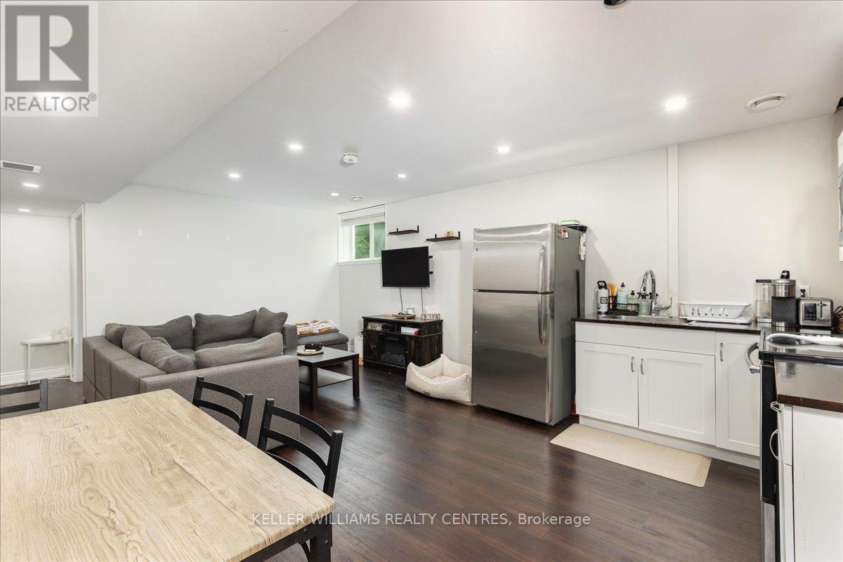 31 Durham Street E, Kawartha Lakes (Lindsay), Ontario  K9V 1W9 - Photo 17 - X12315373