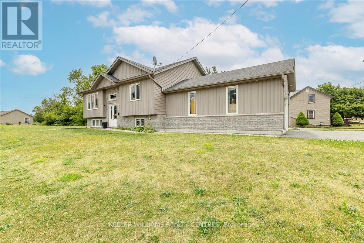 31 Durham Street E, Kawartha Lakes (Lindsay), Ontario  K9V 1W9 - Photo 2 - X12315373