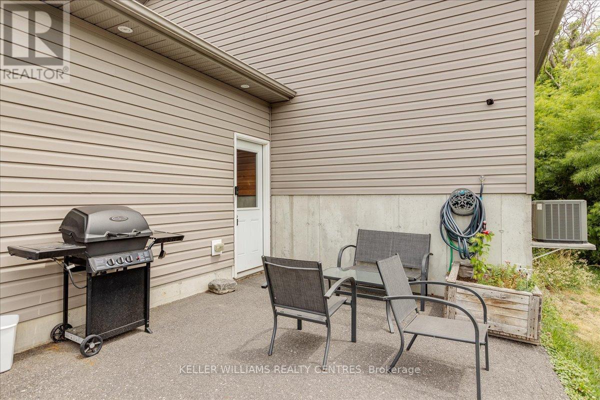 31 Durham Street E, Kawartha Lakes (Lindsay), Ontario  K9V 1W9 - Photo 25 - X12315373