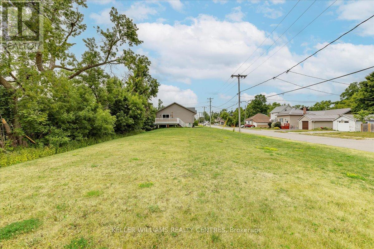 31 Durham Street E, Kawartha Lakes (Lindsay), Ontario  K9V 1W9 - Photo 30 - X12315373