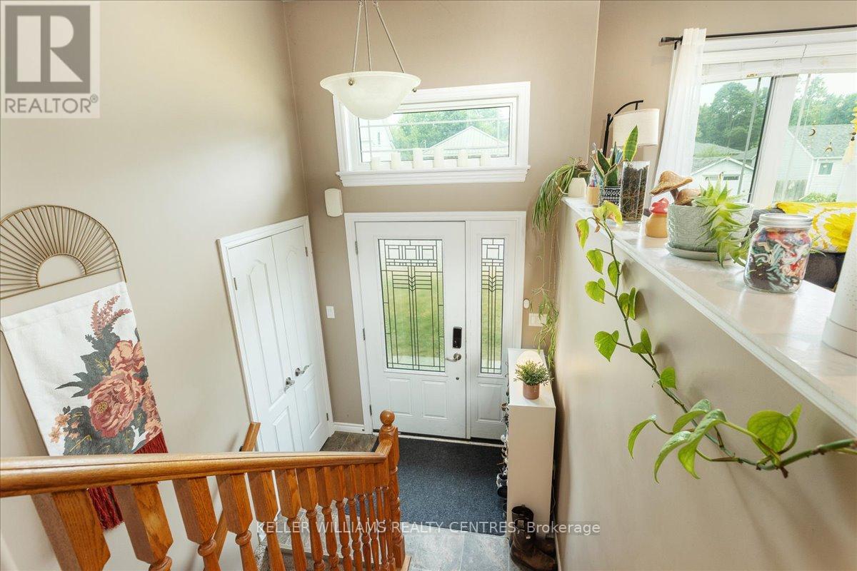 31 Durham Street E, Kawartha Lakes (Lindsay), Ontario  K9V 1W9 - Photo 4 - X12315373
