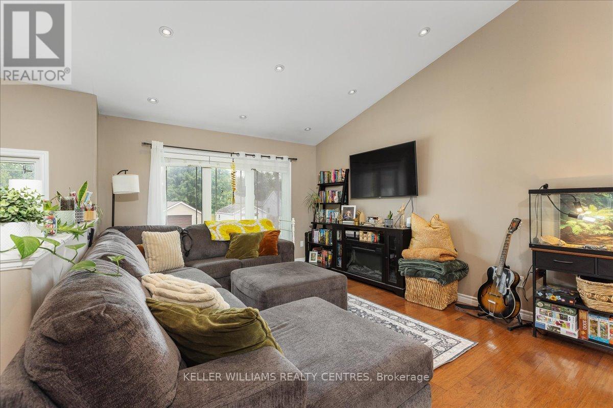 31 Durham Street E, Kawartha Lakes (Lindsay), Ontario  K9V 1W9 - Photo 5 - X12315373
