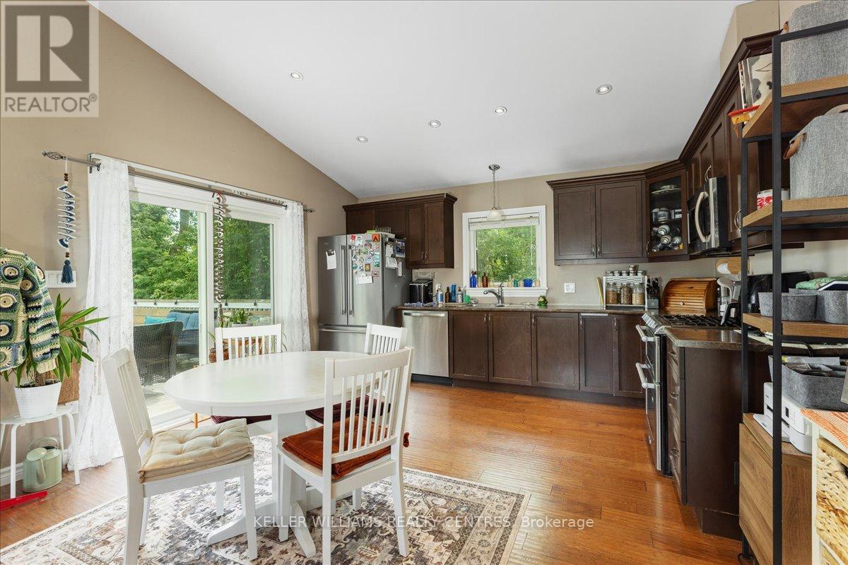 31 Durham Street E, Kawartha Lakes (Lindsay), Ontario  K9V 1W9 - Photo 9 - X12315373