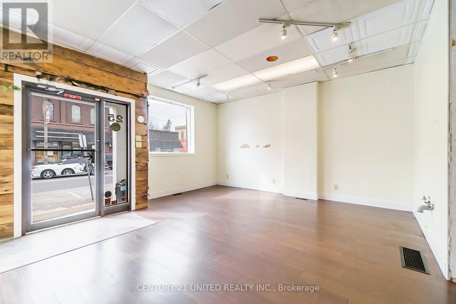 25 Queen Street, Selwyn, Ontario  K0L 2H0 - Photo 10 - X12315517