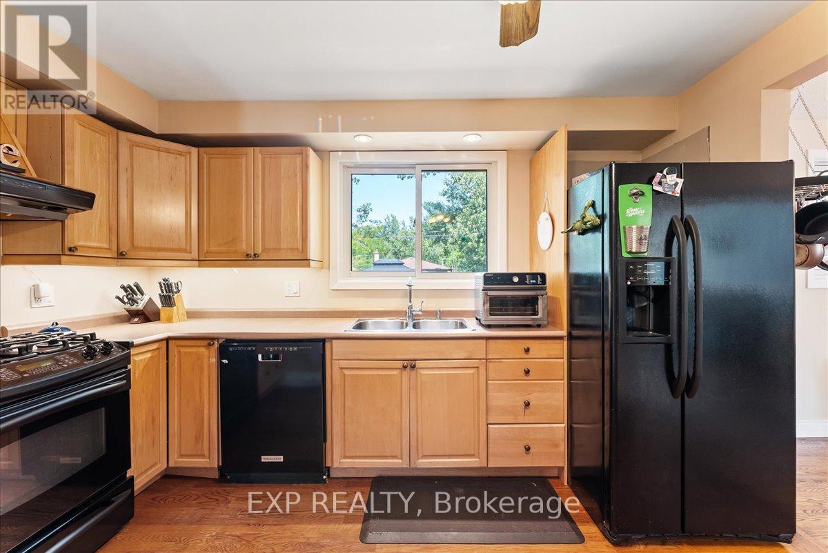 822 Foxe Street, Peterborough North (Central), Ontario  K9H 6Y7 - Photo 13 - X12315557