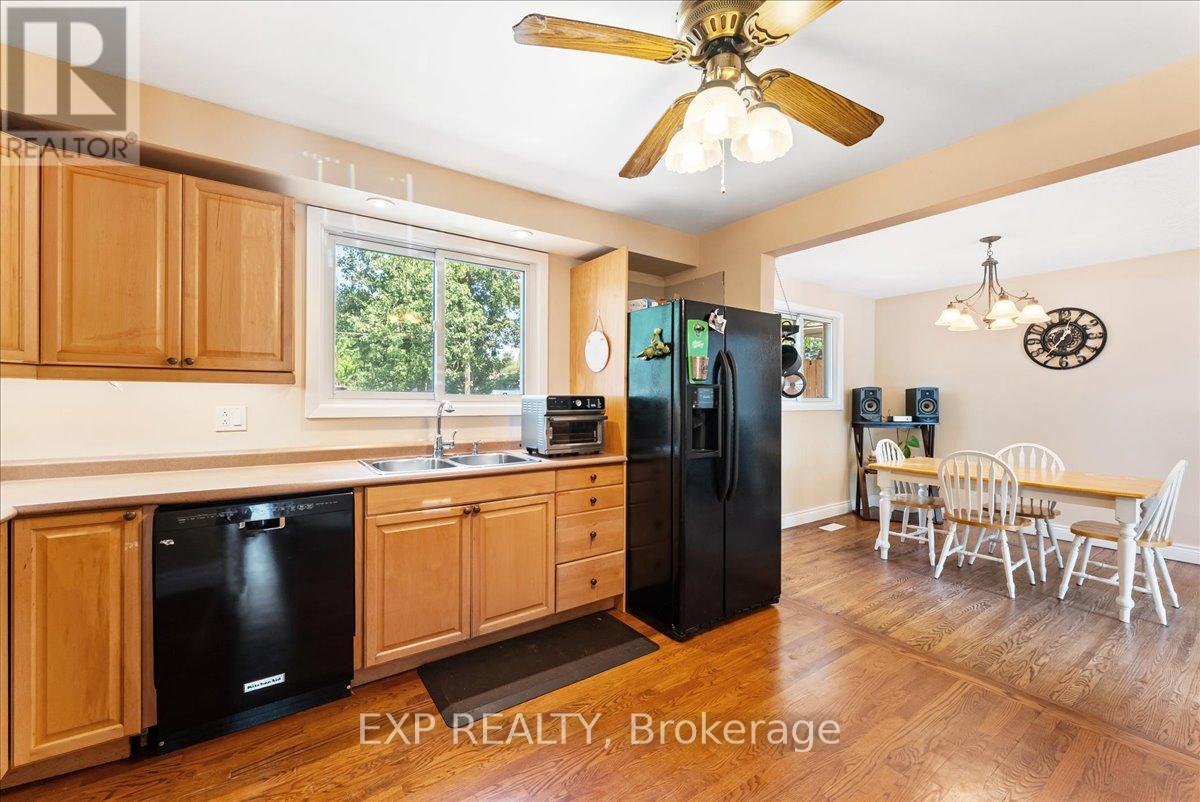 822 Foxe Street, Peterborough North (Central), Ontario  K9H 6Y7 - Photo 14 - X12315557