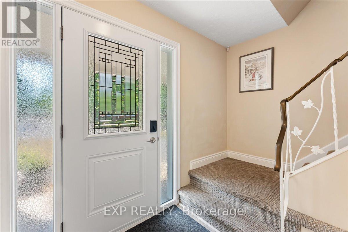 822 Foxe Street, Peterborough North (Central), Ontario  K9H 6Y7 - Photo 5 - X12315557