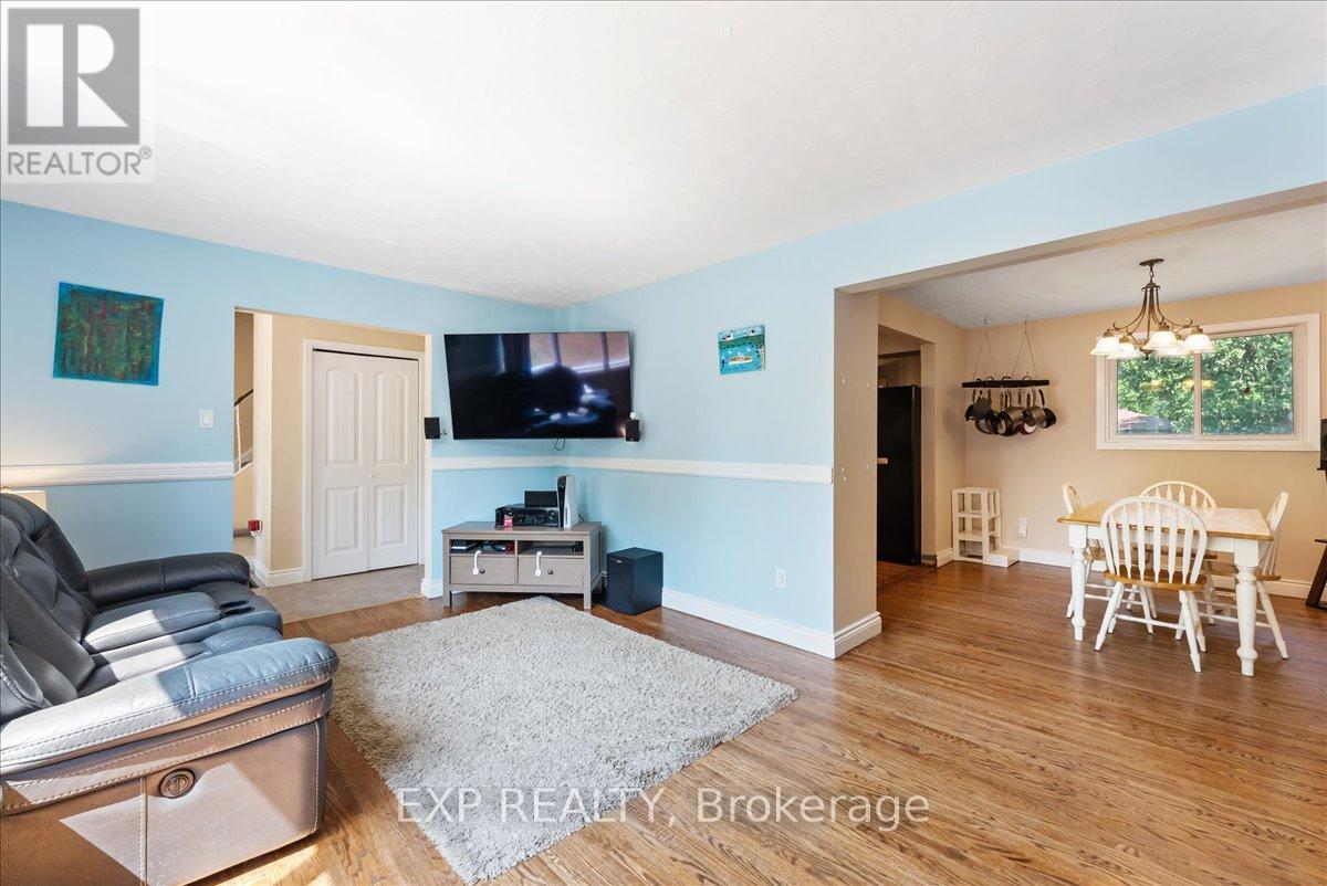 822 Foxe Street, Peterborough North (Central), Ontario  K9H 6Y7 - Photo 7 - X12315557