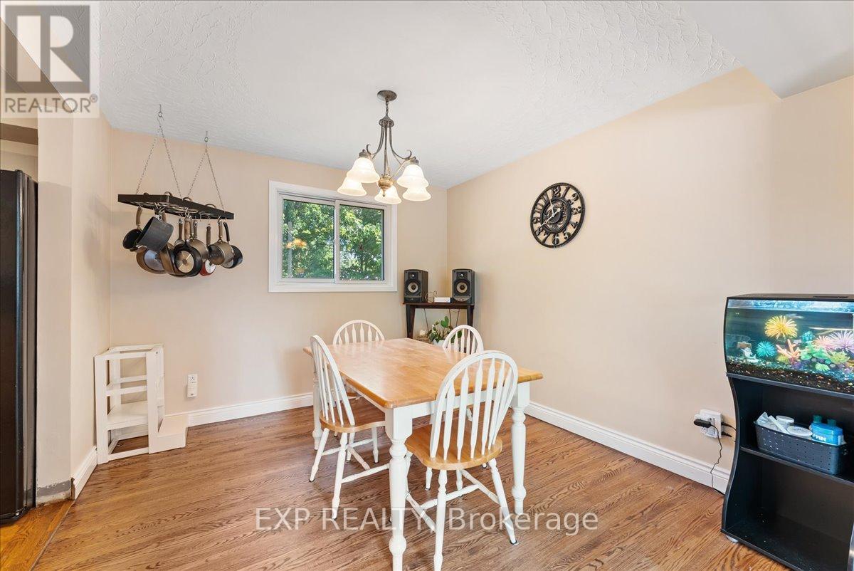 822 Foxe Street, Peterborough North (Central), Ontario  K9H 6Y7 - Photo 8 - X12315557