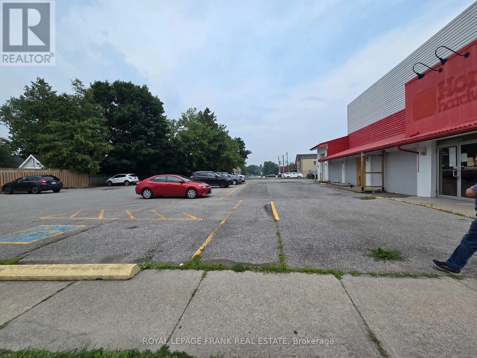 B - 15 King Avenue W, Clarington (Newcastle), Ontario  L1B 1K9 - Photo 7 - E12316018