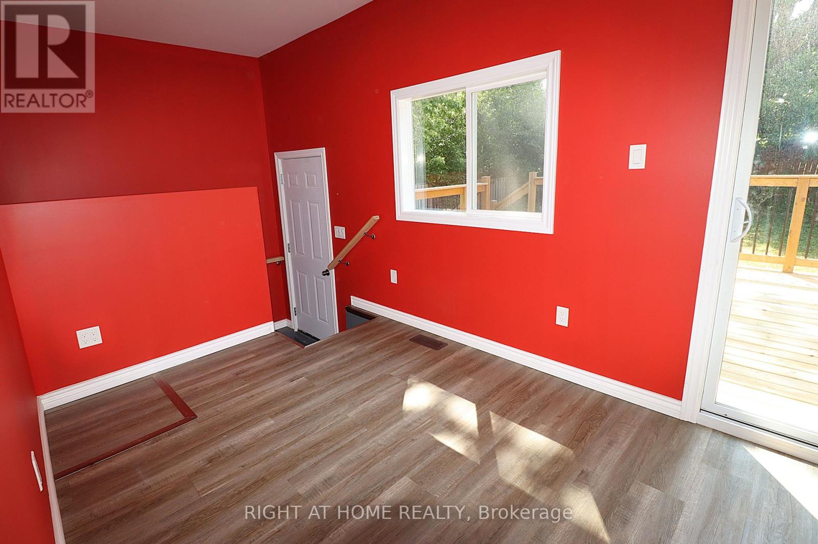 751 St Mary's Street, Peterborough Central (South), Ontario  K9J 4H1 - Photo 11 - X12316015