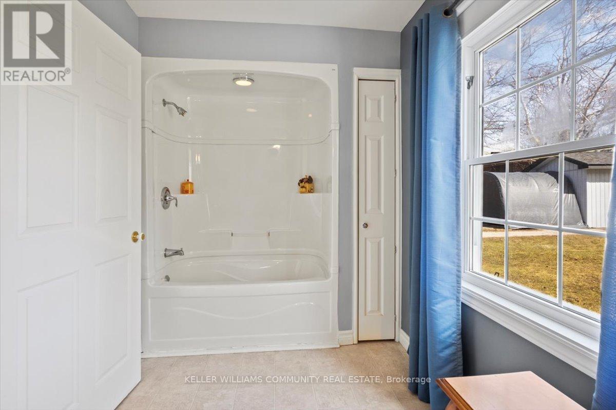 97 Kenedon Drive, Kawartha Lakes (Emily), Ontario  K0L 2W0 - Photo 34 - X12316322