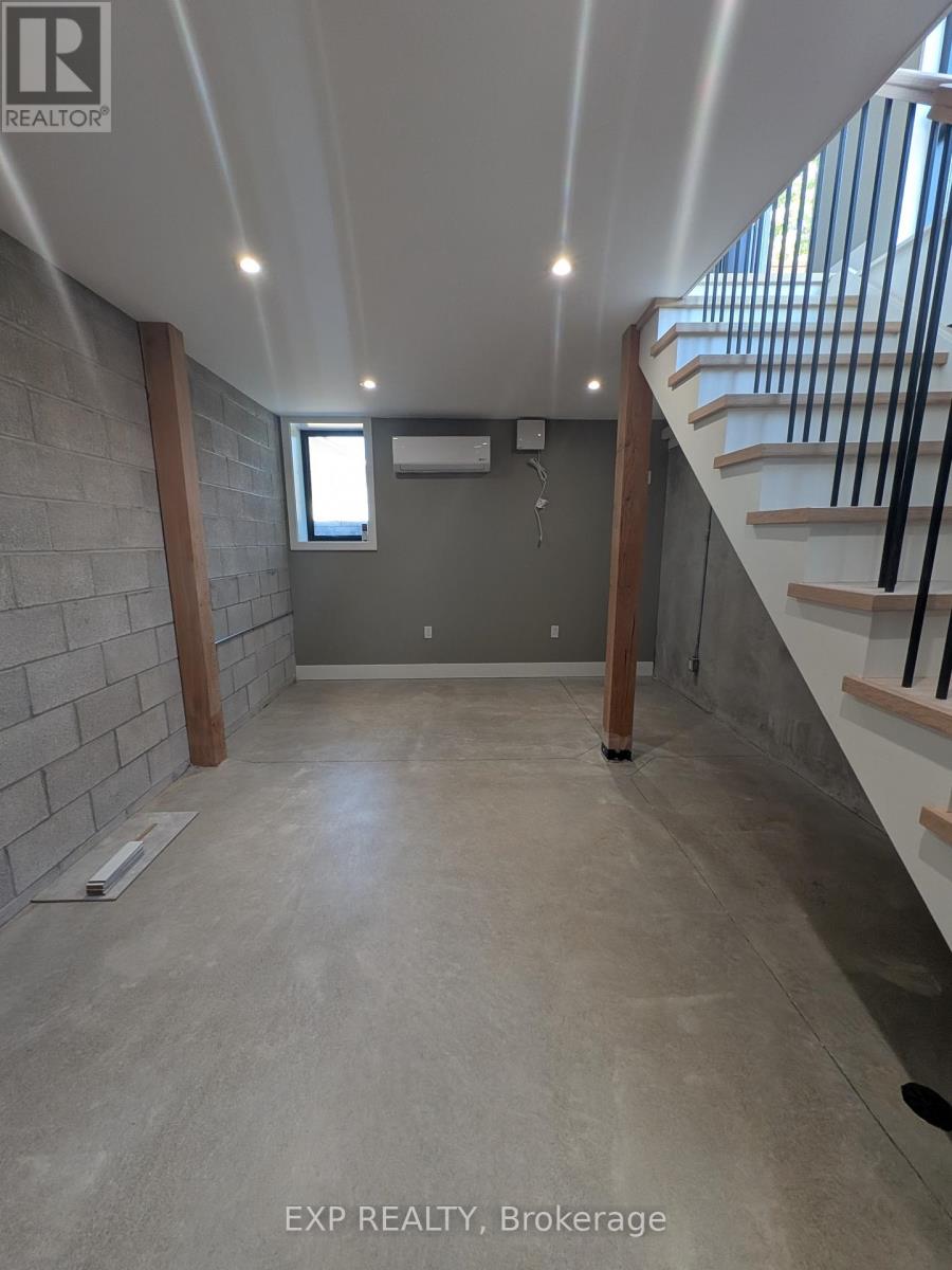 B - 668 Gillespie Avenue, Peterborough South (West), Ontario  K9J 4B6 - Photo 11 - X12316362