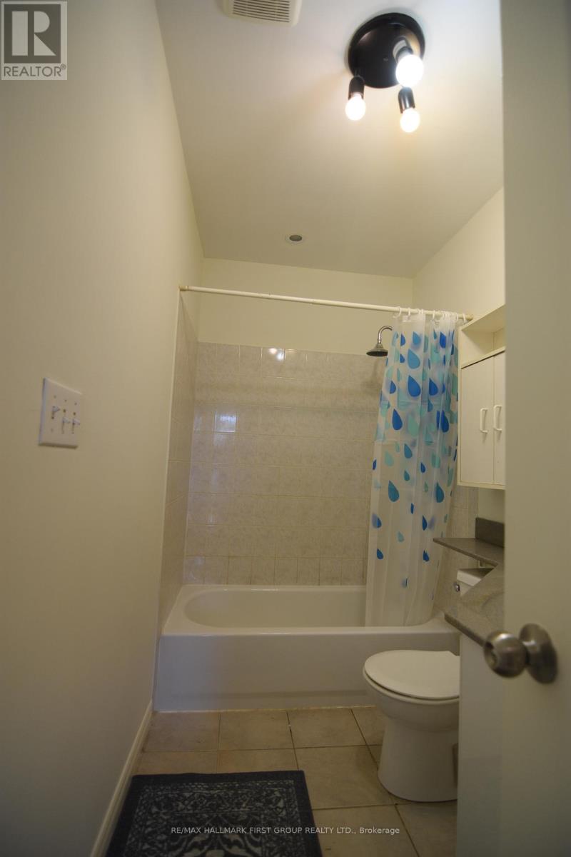 Upper - 509 Parnell Street, Peterborough Central (South), Ontario  K9J 4J3 - Photo 6 - X12316384