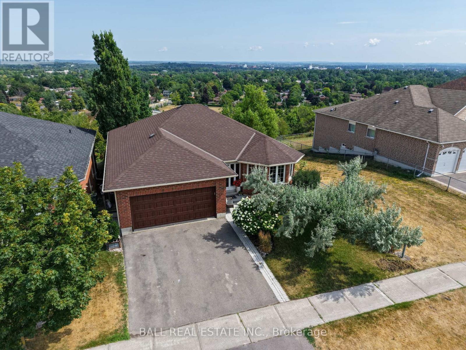 84 Milroy Drive, Peterborough North (South), Ontario  K9H 7T2 - Photo 9 - X12316659